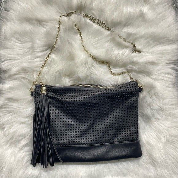 Medium Sized Black Faux Leather Purse w/ Gold Zipper & Chain and Black Tassel - Picture 1 of 8